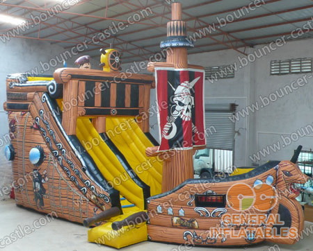 GS-151 Inflatable Pirateship Slides