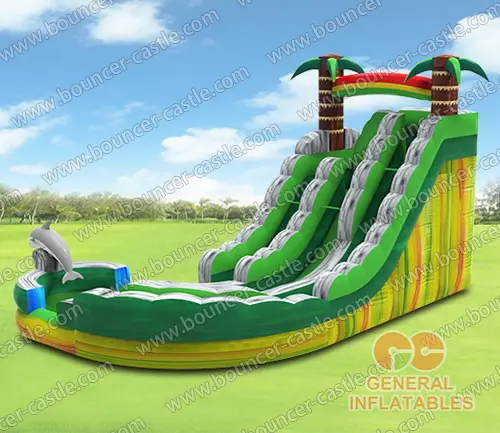  Curved water slide